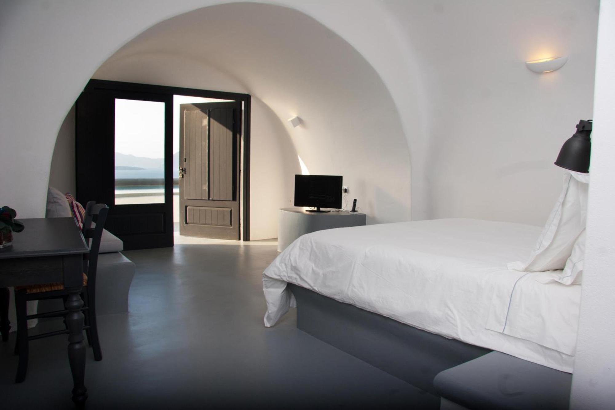 Grand Ambassador Santorini (adults Only) Hotel